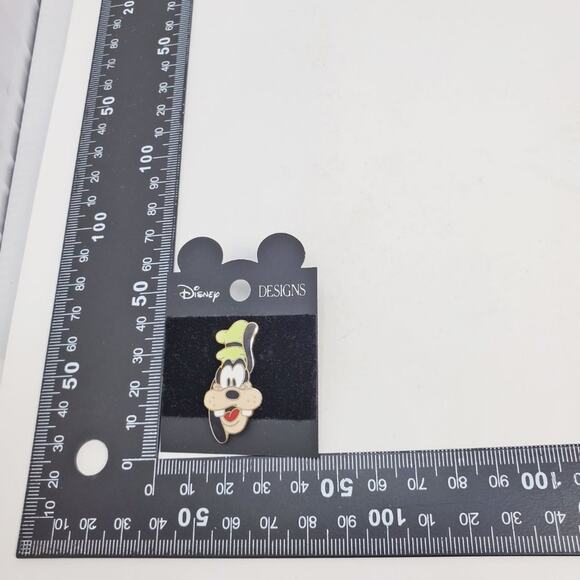Disney Designs Vintage Goofy Enamel Pin - Picture 12 of 12